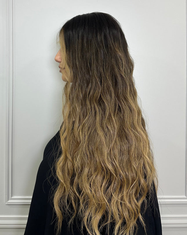 AUDREY - balayage blond doré à racines chatain foncé